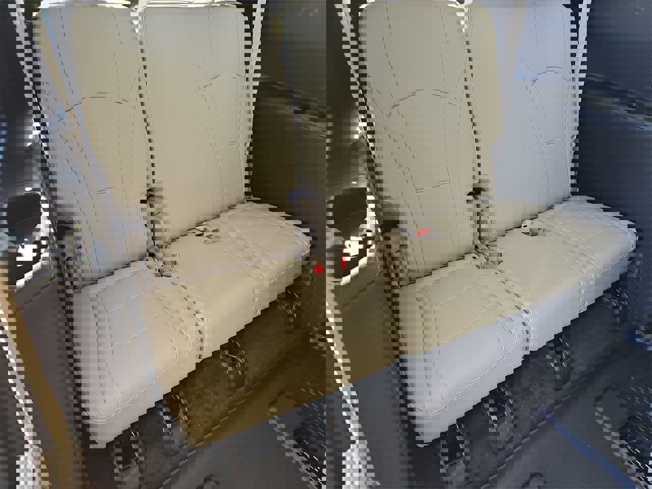 Used 2019 Buick Enclave Essence image 12