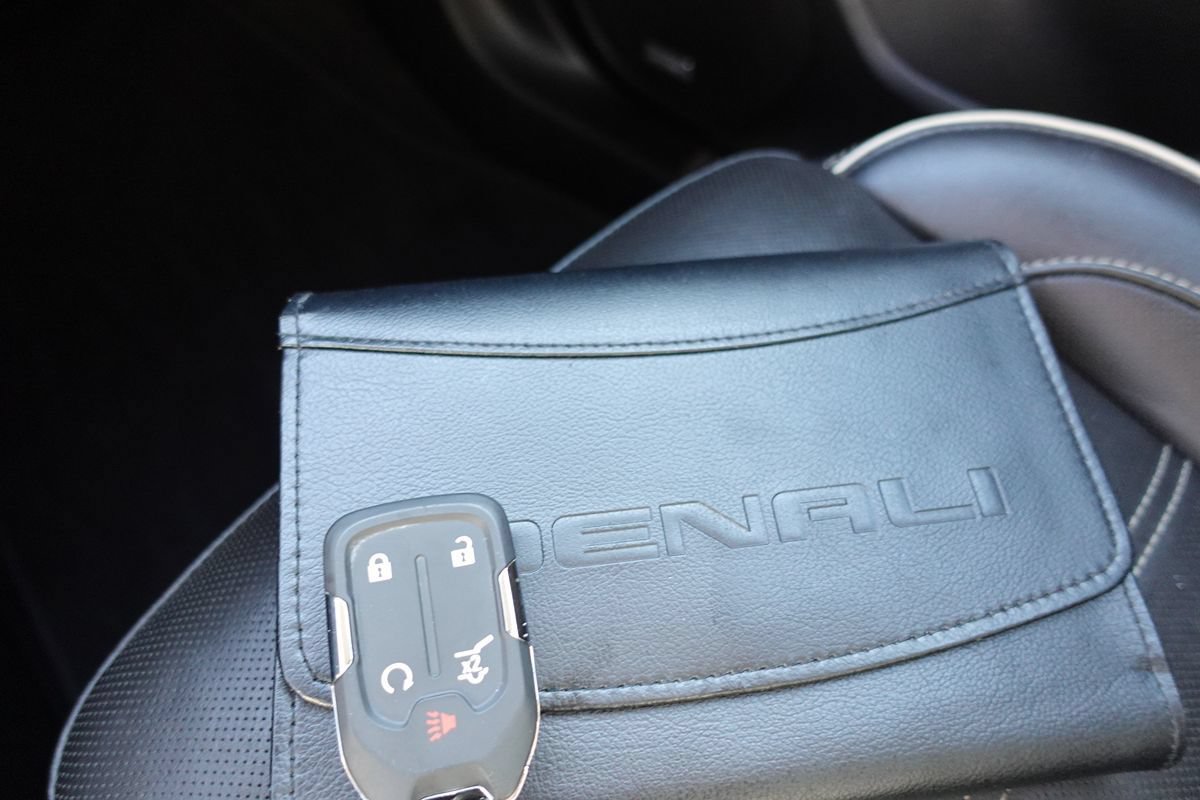 Used 2019 GMC Acadia Denali w/ Technology Package FWD image 38