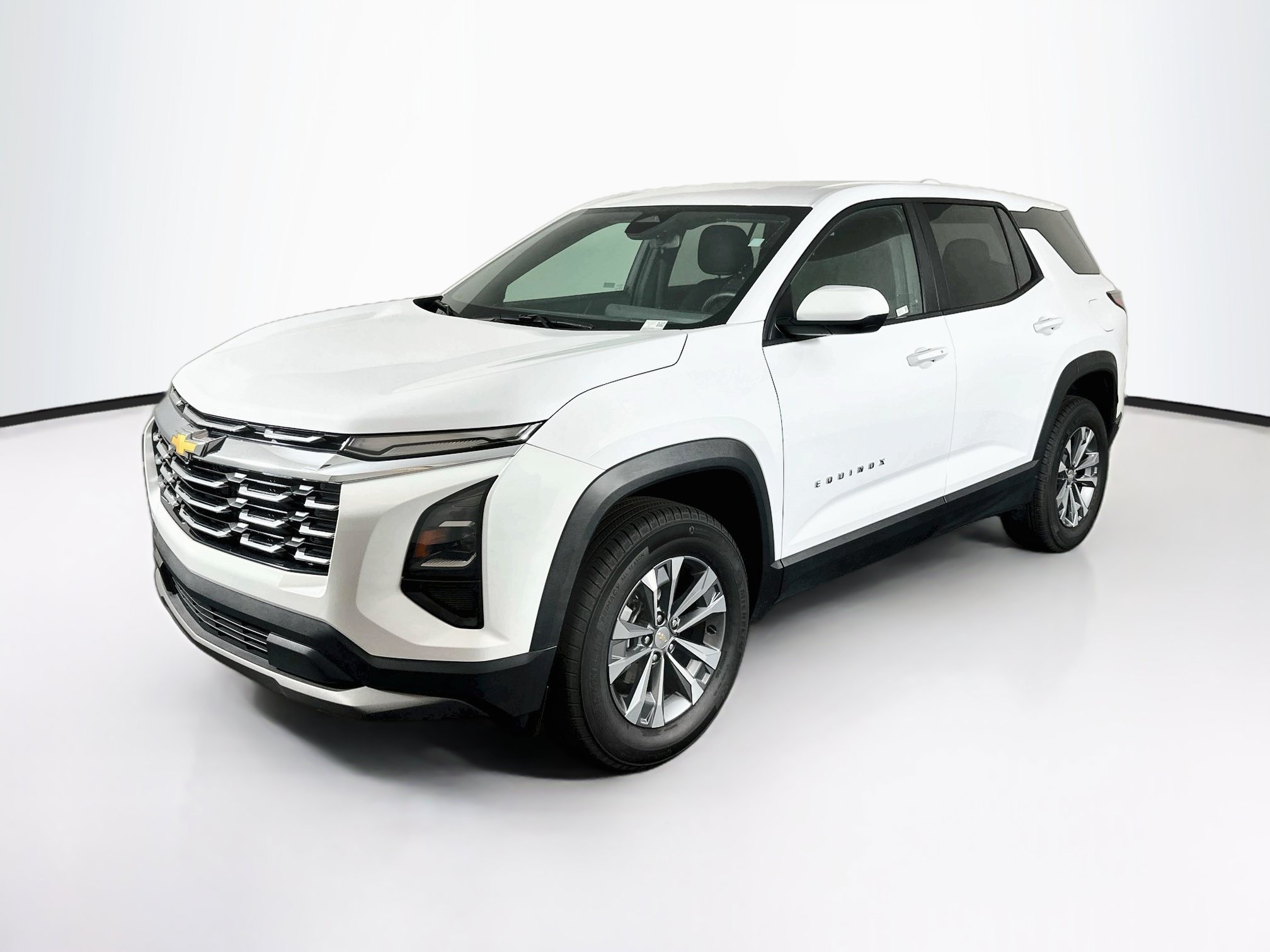 Used 2025 Chevrolet Equinox LT AWD/4WD image 3