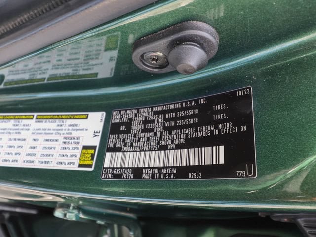 Used 2023 Toyota Corolla Cross XLE w/ Convenience Package FWD image 31
