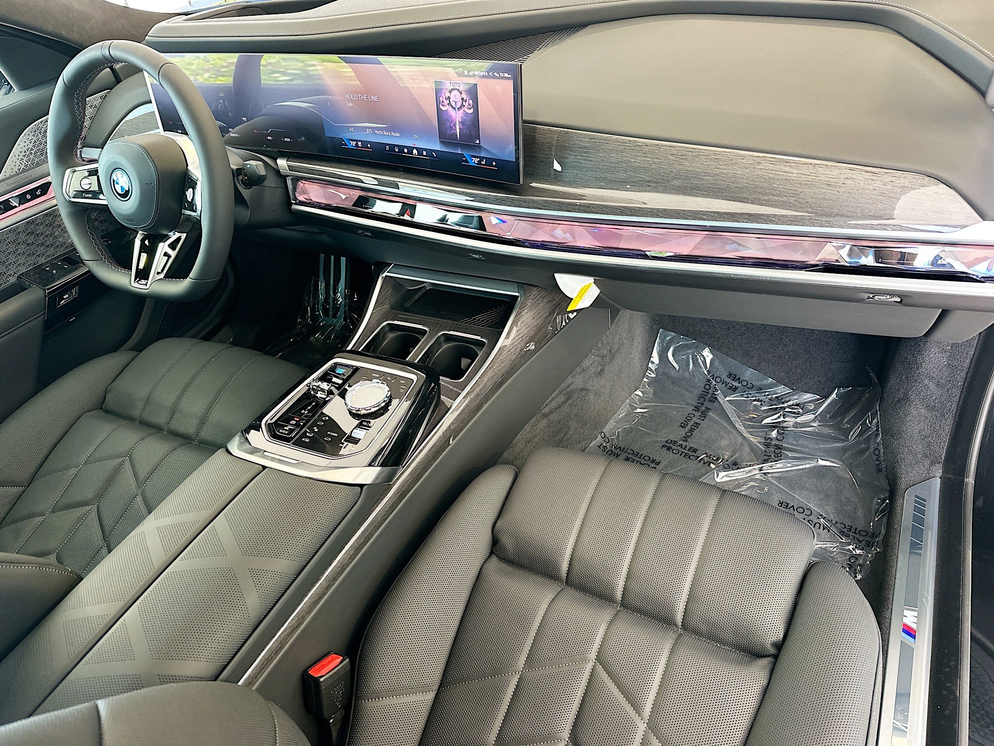 New 2026 BMW i7 M70 AWD/4WD image 27