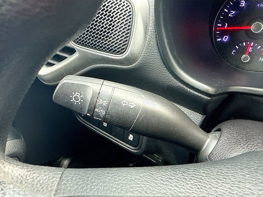 Used 2020 Kia Soul LX FWD image 34