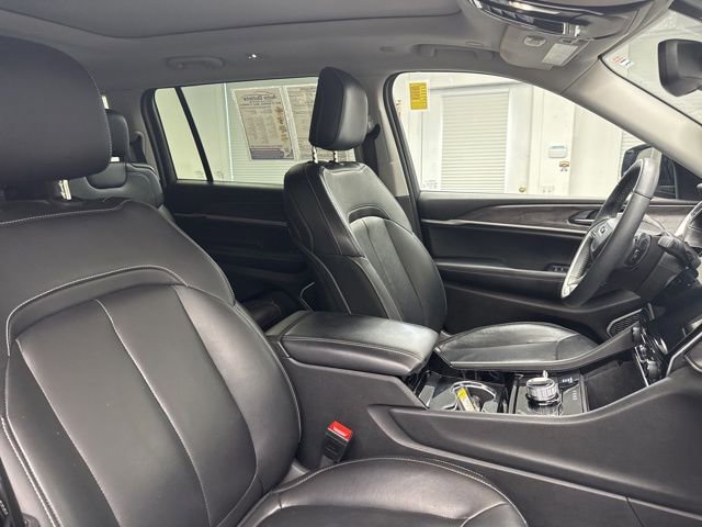 Used 2022 Jeep Grand Cherokee L Limited image 10