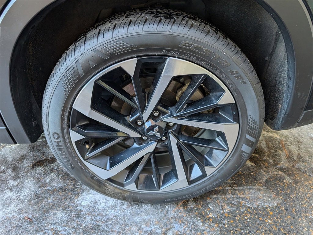 Used 2024 Mitsubishi Outlander SE Black Edition image 10