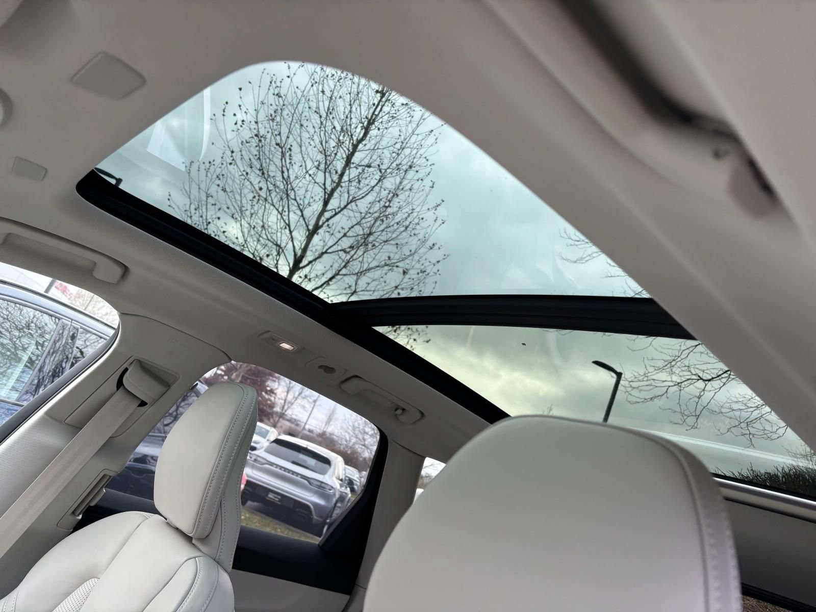 New 2026 Volvo XC60 B5 Ultra w/ Protection Package Premier AWD/4WD image 22