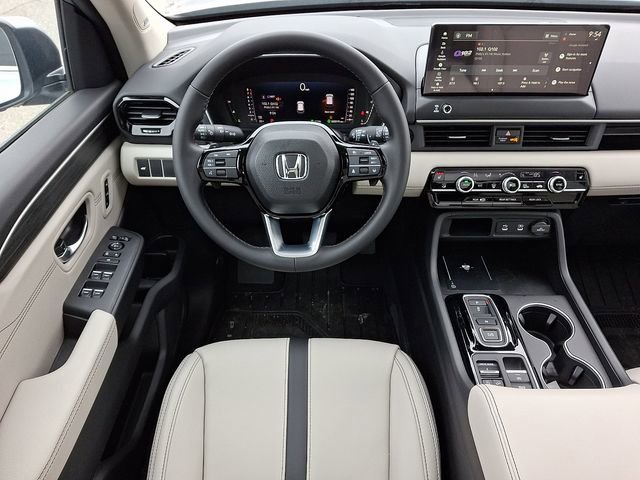 Certified 2026 Honda Pilot Touring image 11