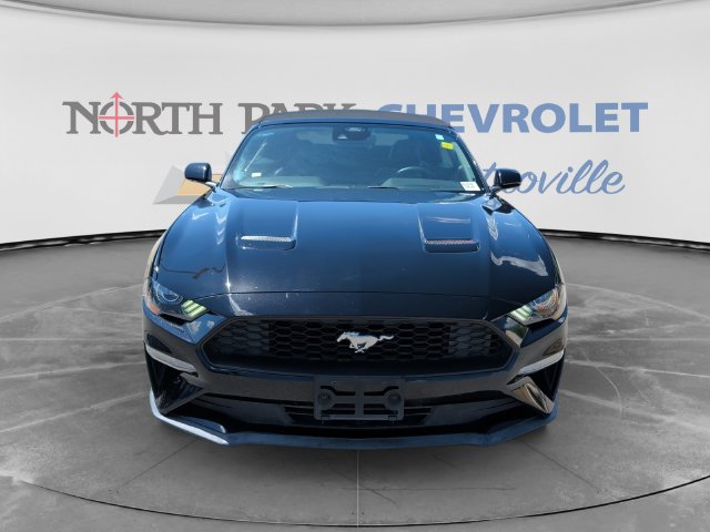 Used 2022 Ford Mustang Premium RWD image 8