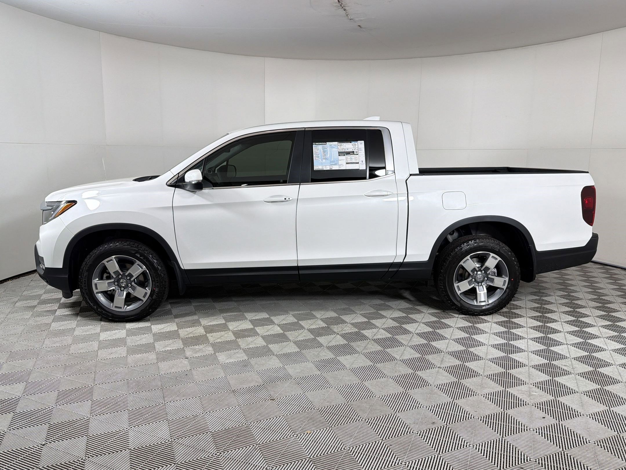 New 2026 Honda Ridgeline RTL image 2