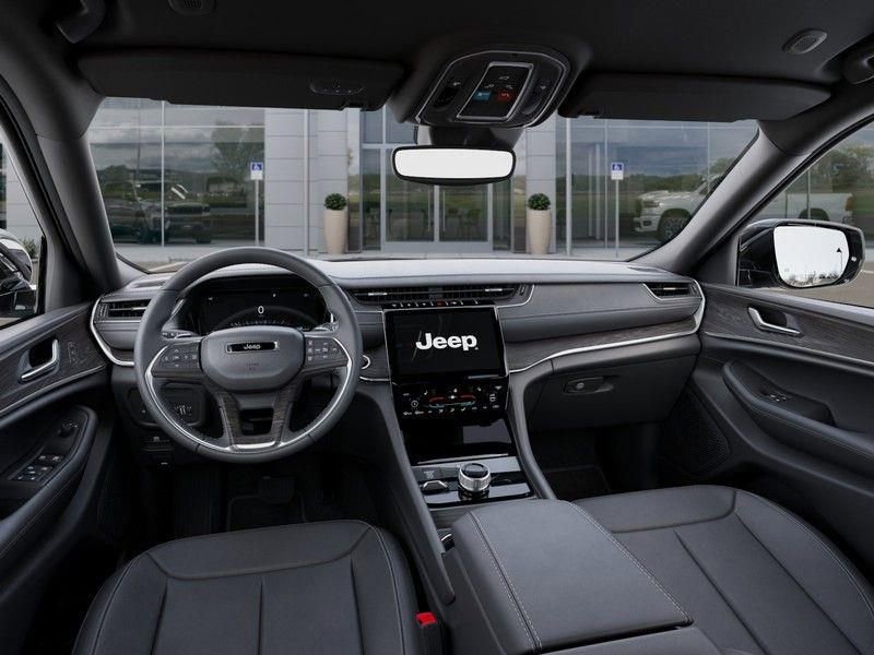 New 2025 Jeep Grand Cherokee L Limited image 14