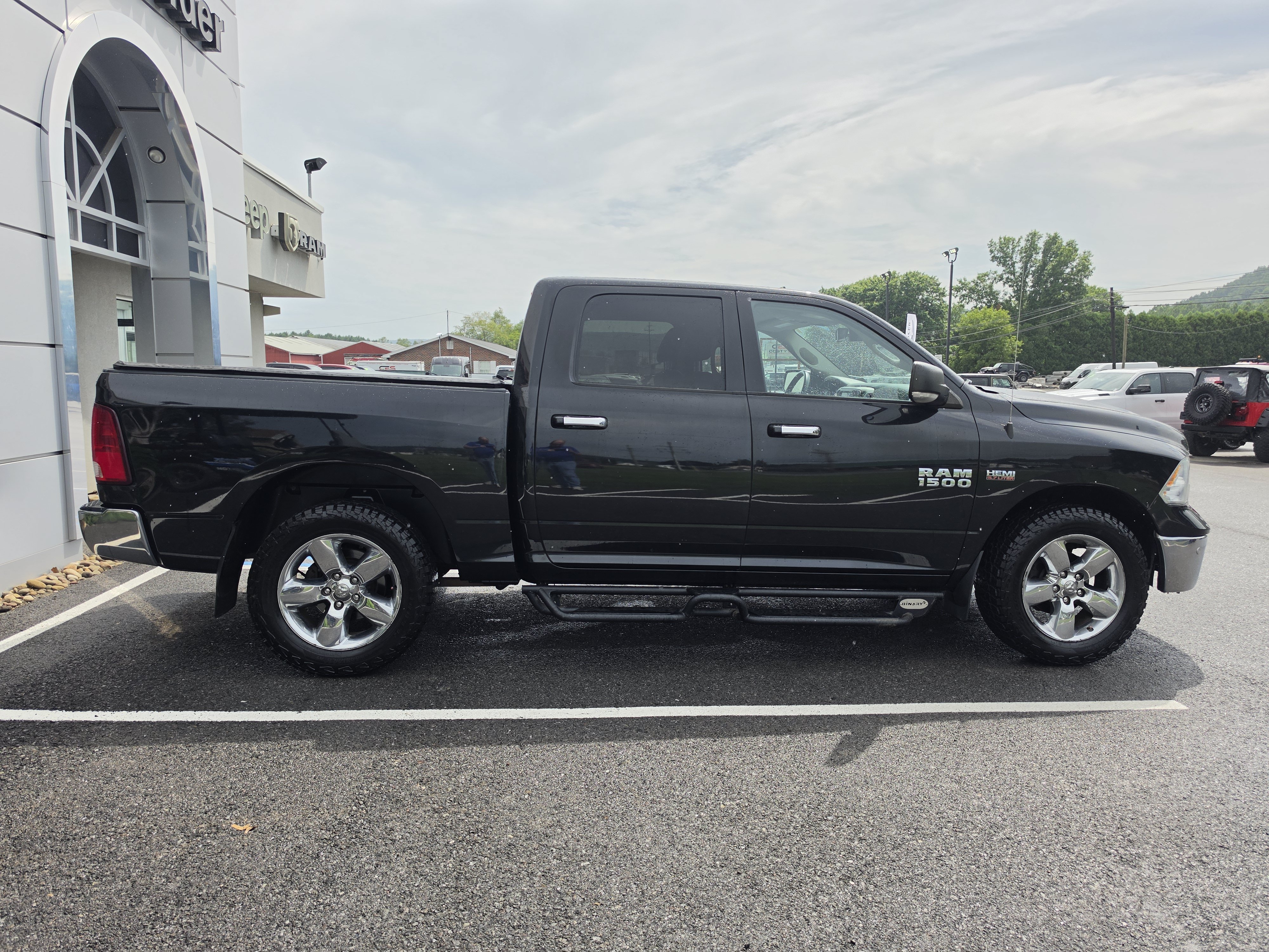 Used 2017 RAM 1500 Big Horn AWD/4WD image 2