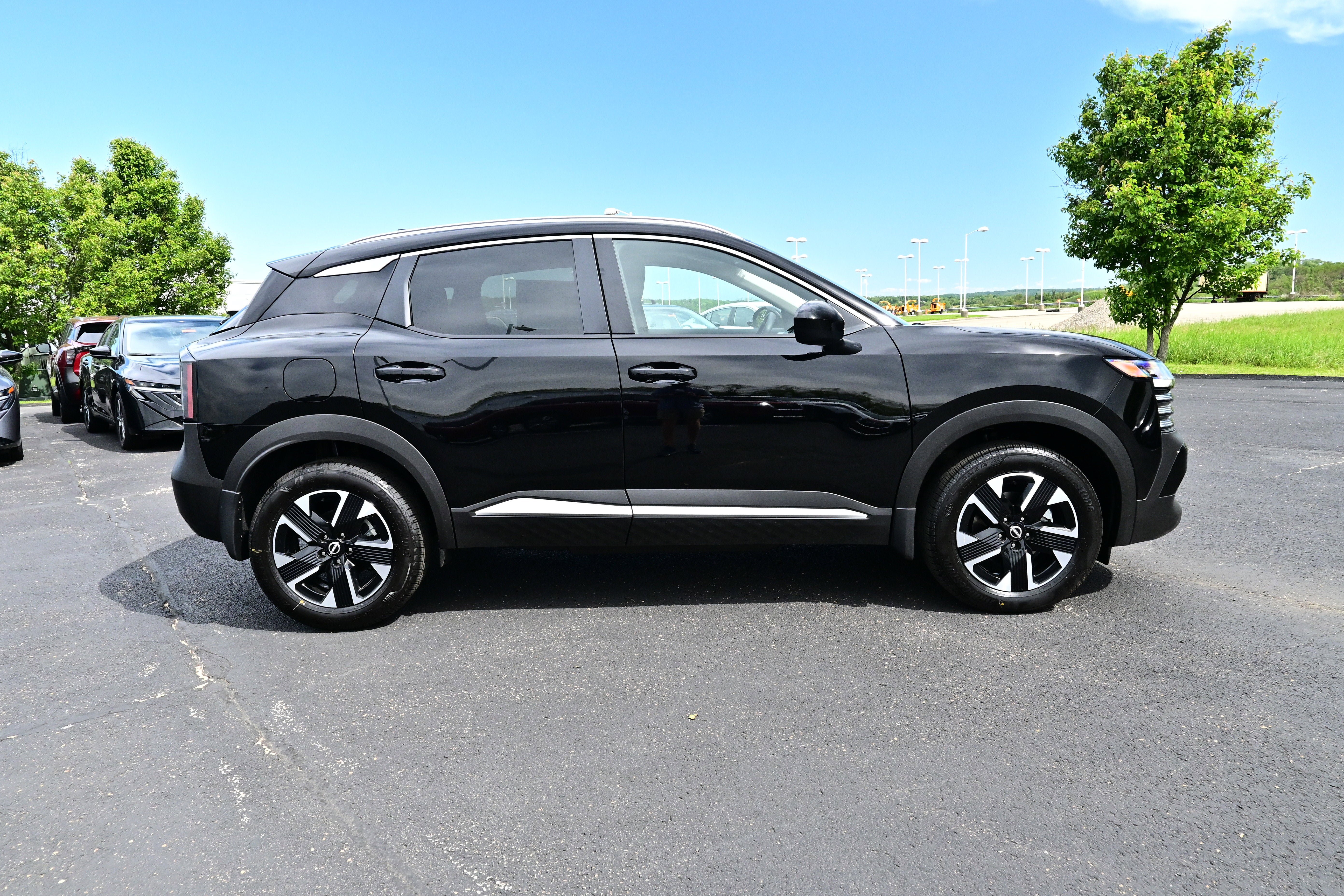 New 2026 Nissan Kicks SV w/ SV Premium Package AWD/4WD image 5