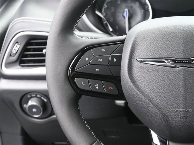 New 2026 Chrysler Pacifica Select image 30