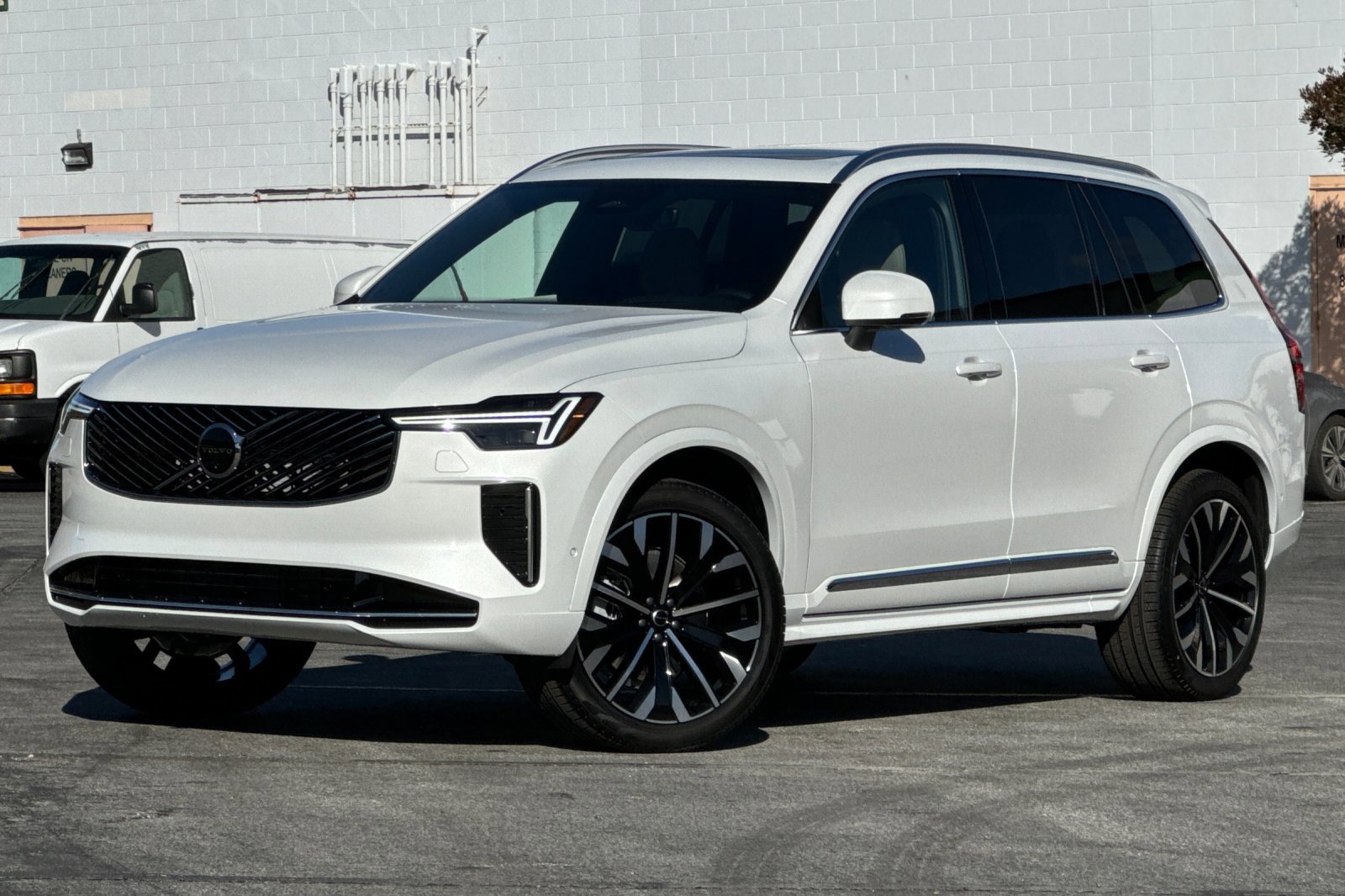 New 2026 Volvo XC90 B6 Ultra