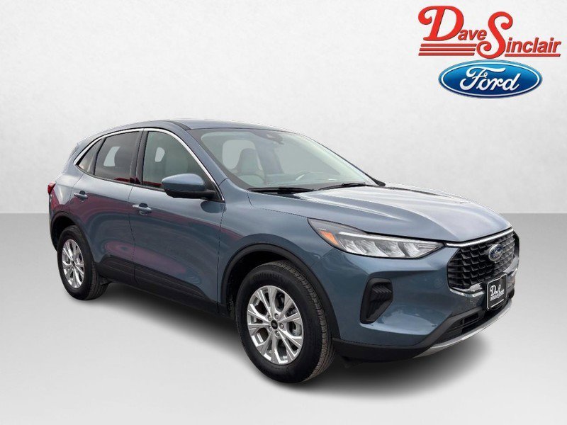 Used 2023 Ford Escape Active w/ Tech Pack #2 AWD/4WD image 4