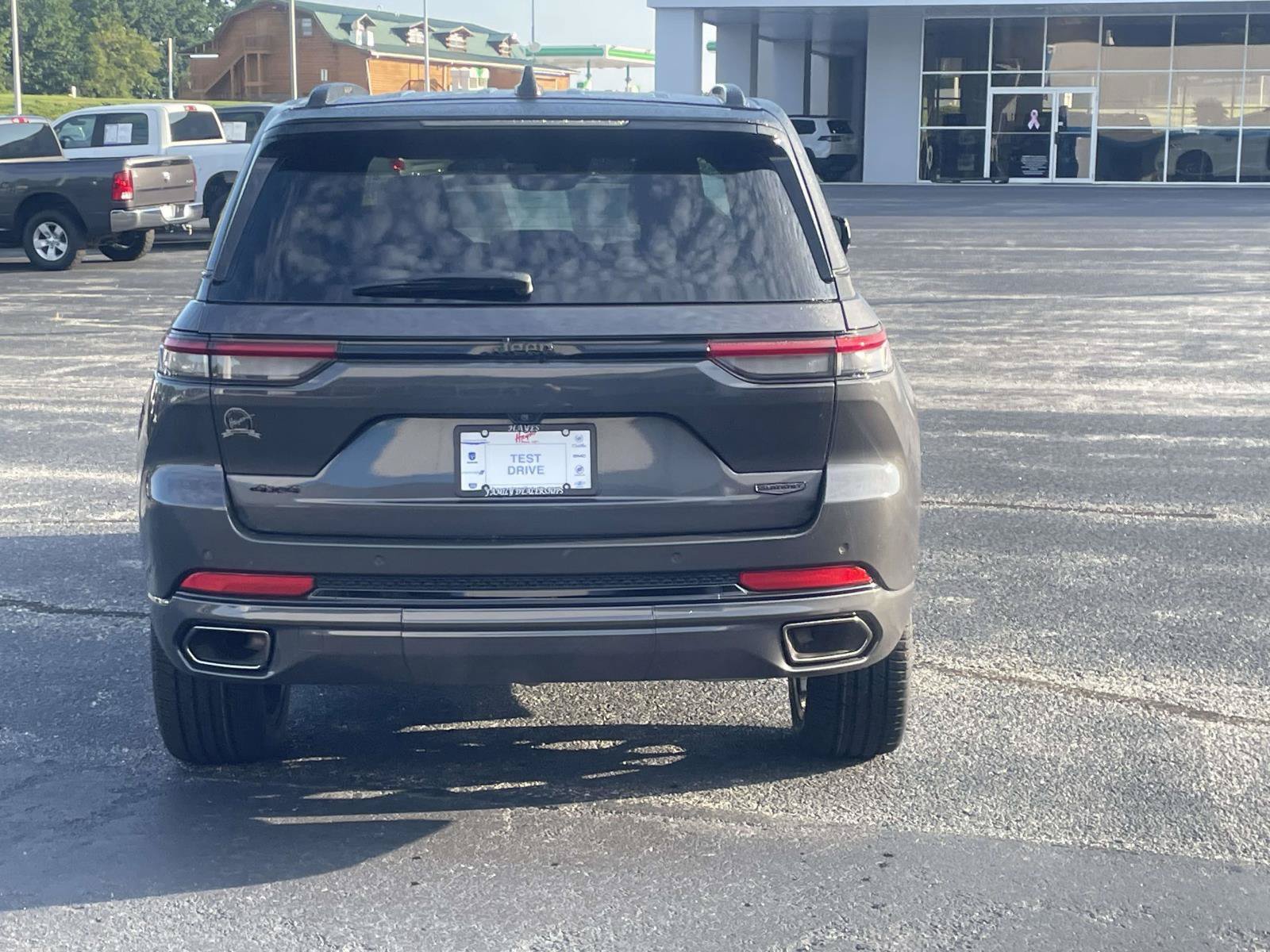 Certified 2025 Jeep Grand Cherokee Summit w/ Obsidian Package AWD/4WD image 4