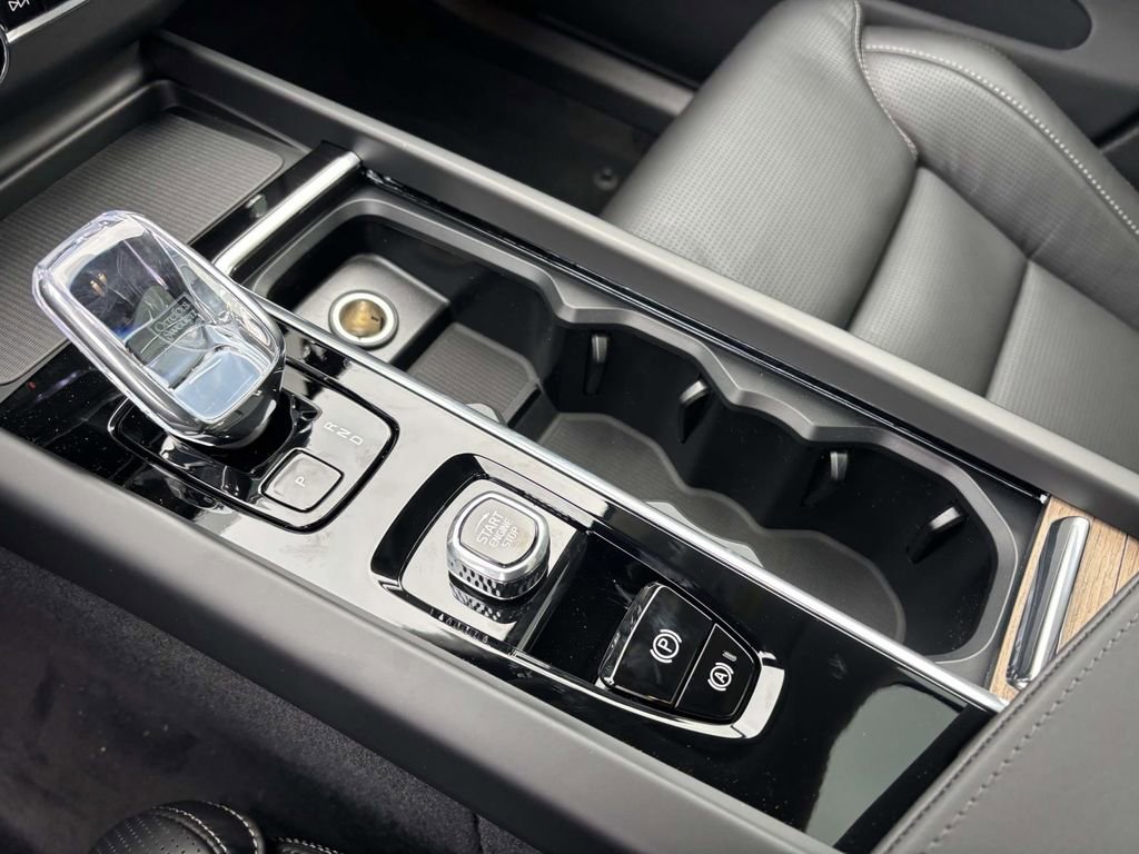 New 2026 Volvo XC60 B5 Ultra w/ Protection Package Premier image 22