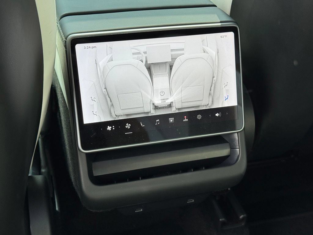 Used 2026 Tesla Model Y 2WD image 18