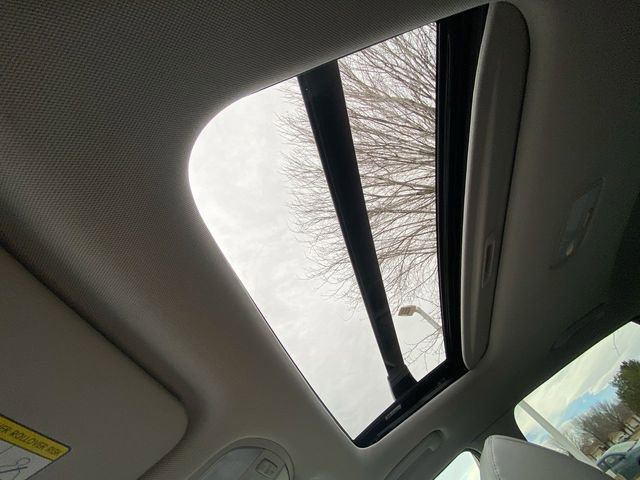 Used 2022 Hyundai Kona Limited image 22