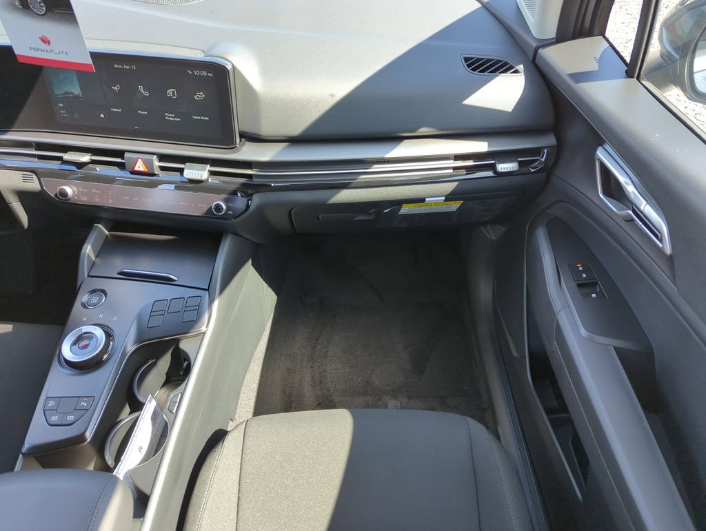 New 2026 Kia Sportage LX FWD image 16