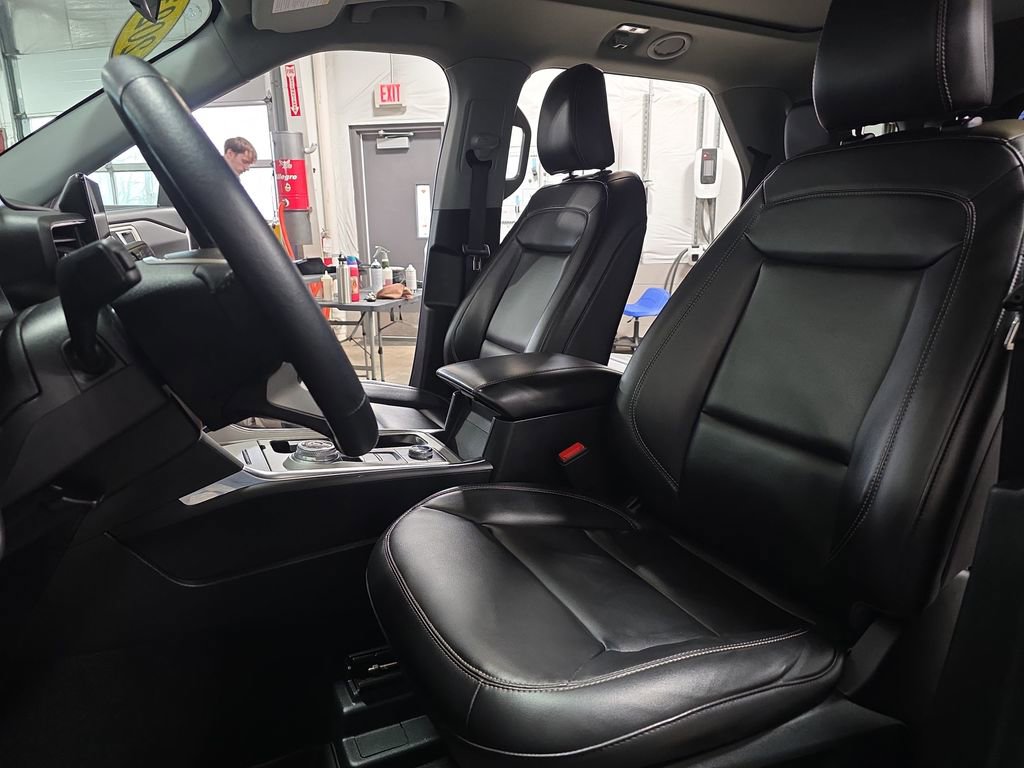 Used 2023 Ford Explorer XLT w/ Equipment Group 202A image 16