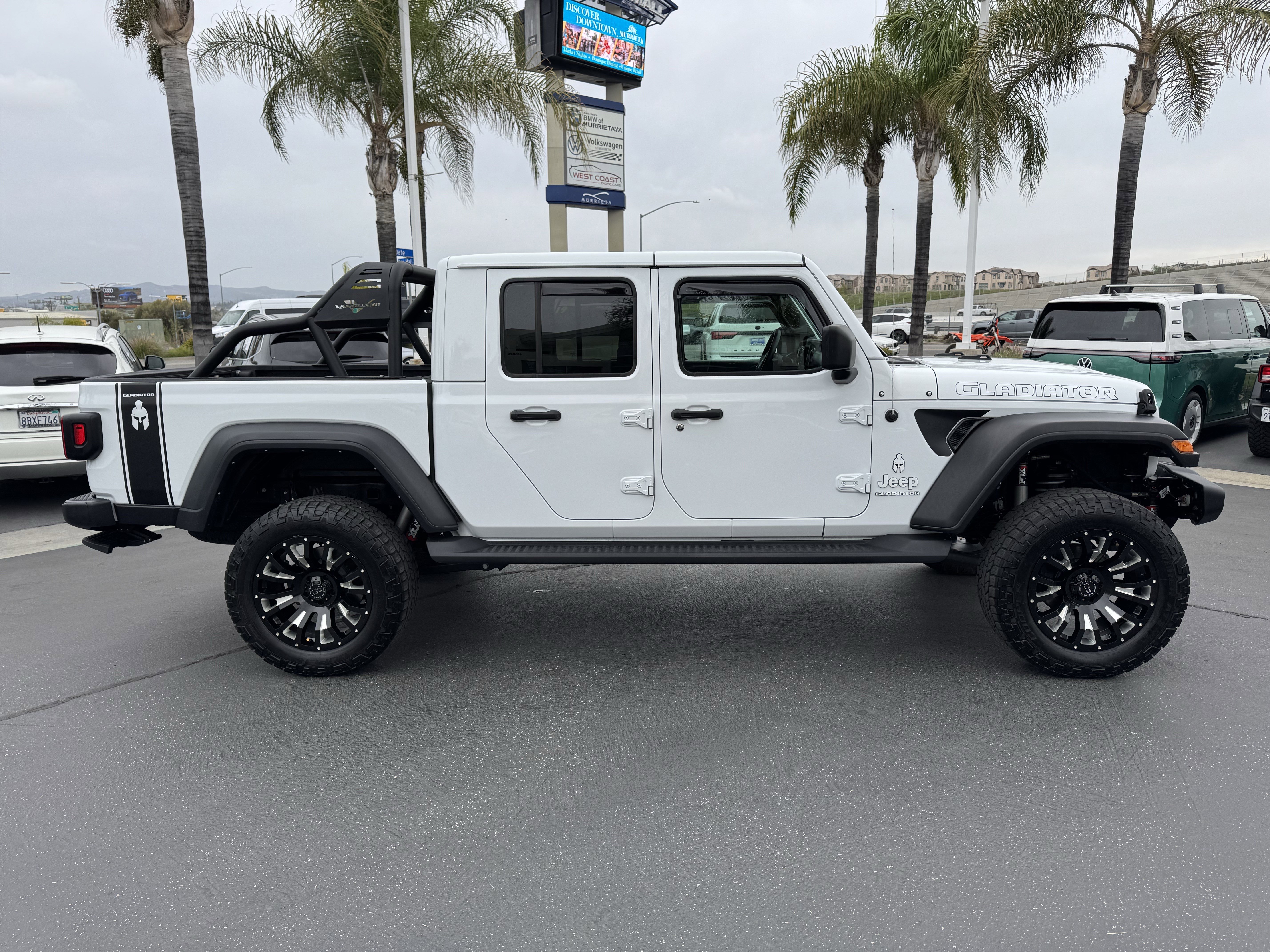 Used 2022 Jeep Gladiator Sport image 11