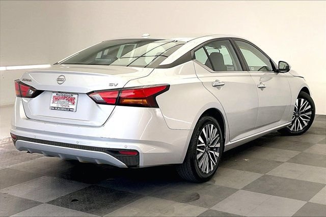 Used 2023 Nissan Altima 2.5 SV FWD image 13