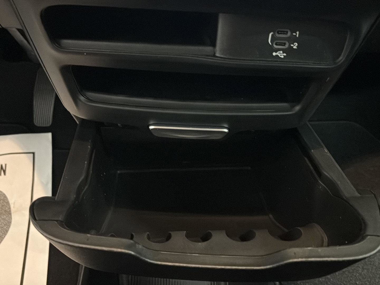 New 2027 Chrysler Pacifica Select FWD image 16