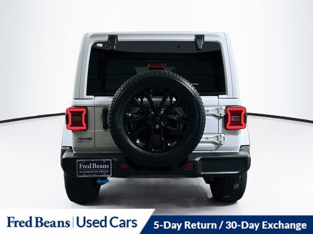 Used 2022 Jeep Wrangler Unlimited Sahara w/ Cold Weather Group AWD/4WD image 7