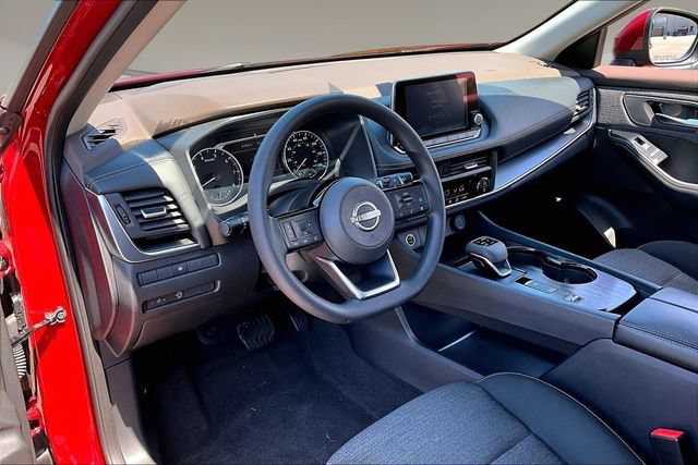 Used 2023 Nissan Rogue SV FWD image 16