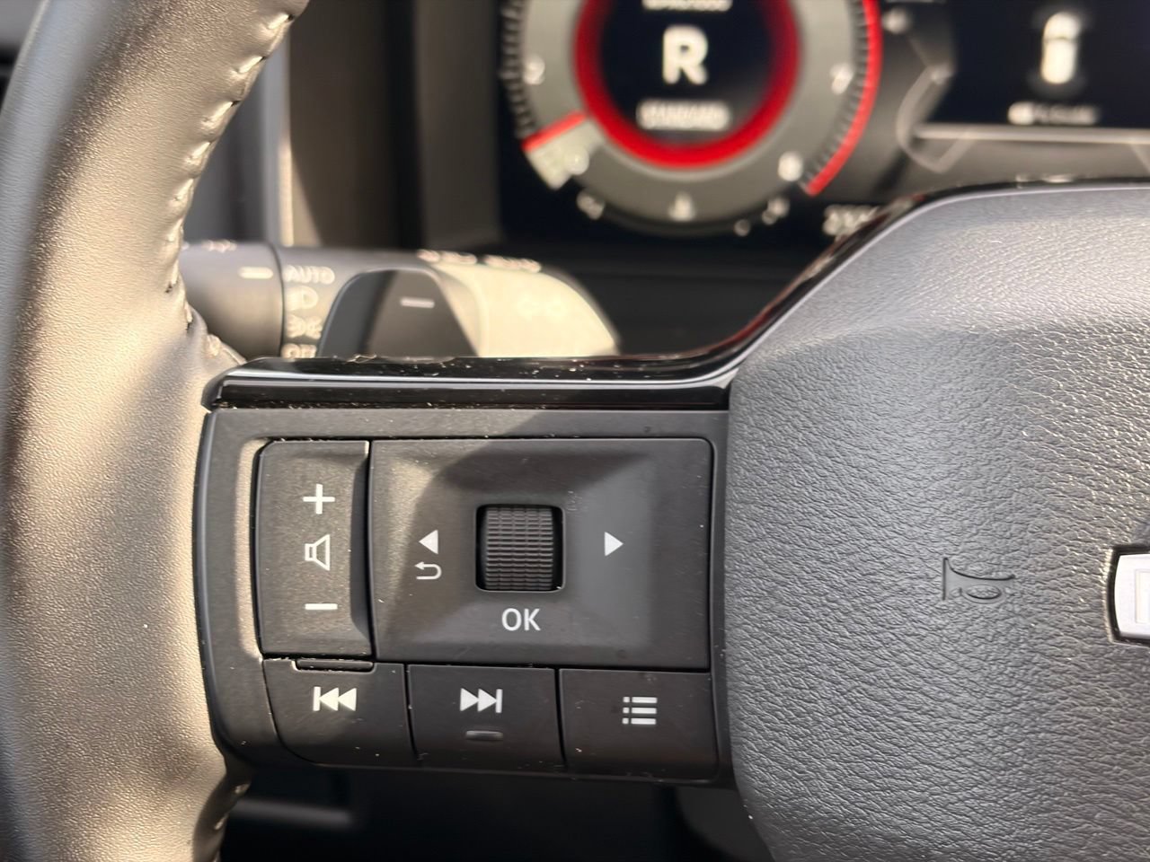 Certified 2026 Nissan Rogue SL FWD image 27