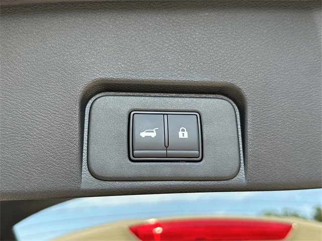 Certified 2025 Nissan Rogue SV image 20