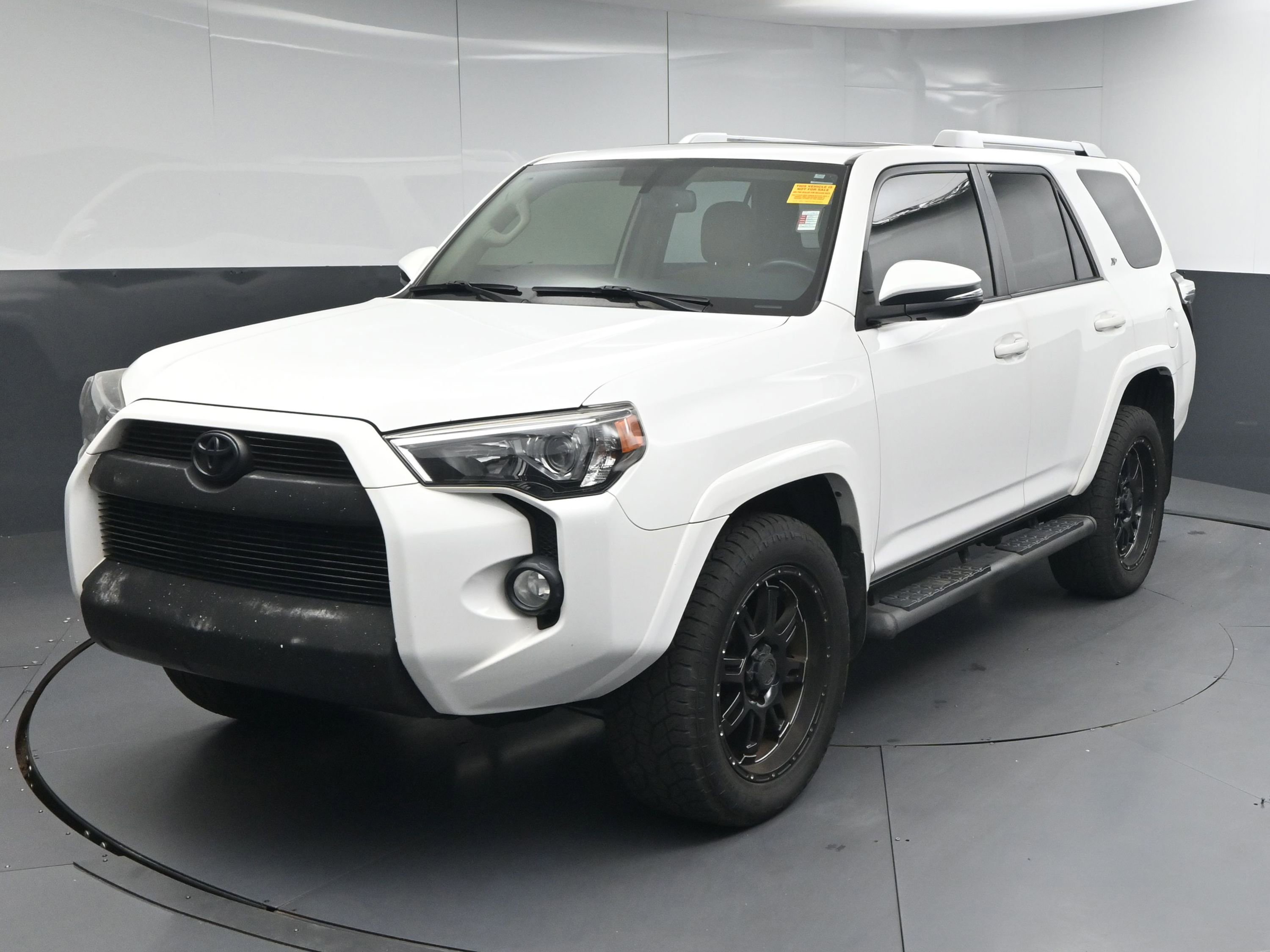 Used 2016 Toyota 4Runner SR5 Premium image 1