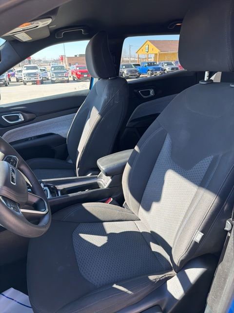 Used 2024 Jeep Compass Sport image 12