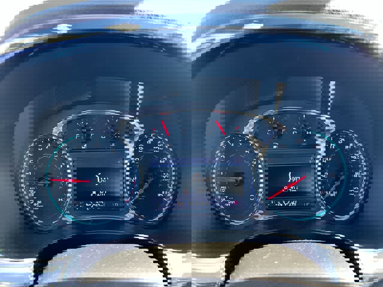 Used 2020 Chevrolet Traverse LT image 35