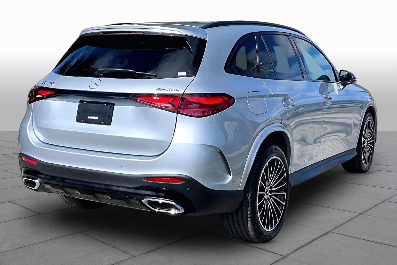 Used 2025 Mercedes-Benz GLC 300 4MATIC image 13