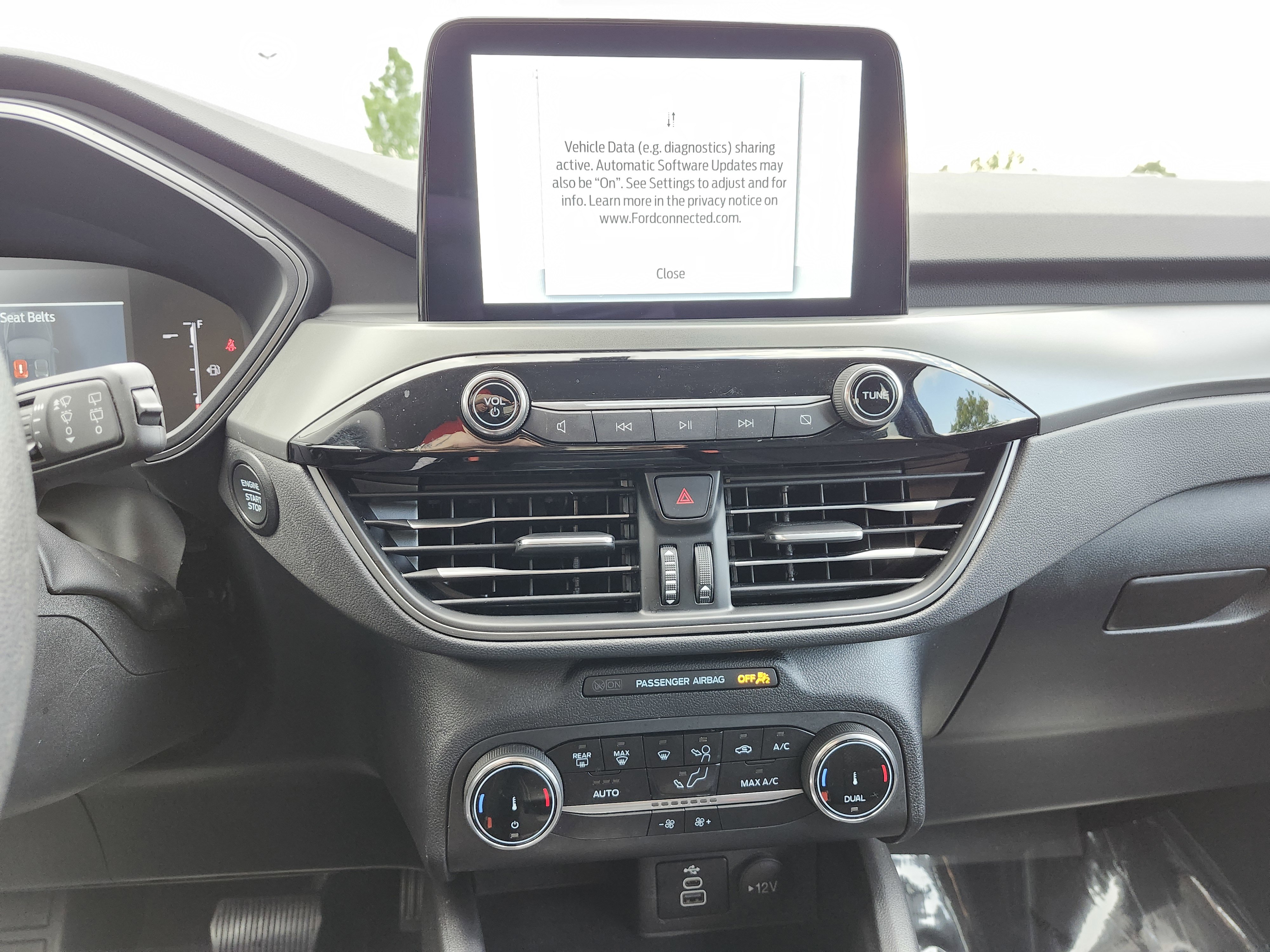 Used 2025 Ford Escape Active AWD/4WD image 30