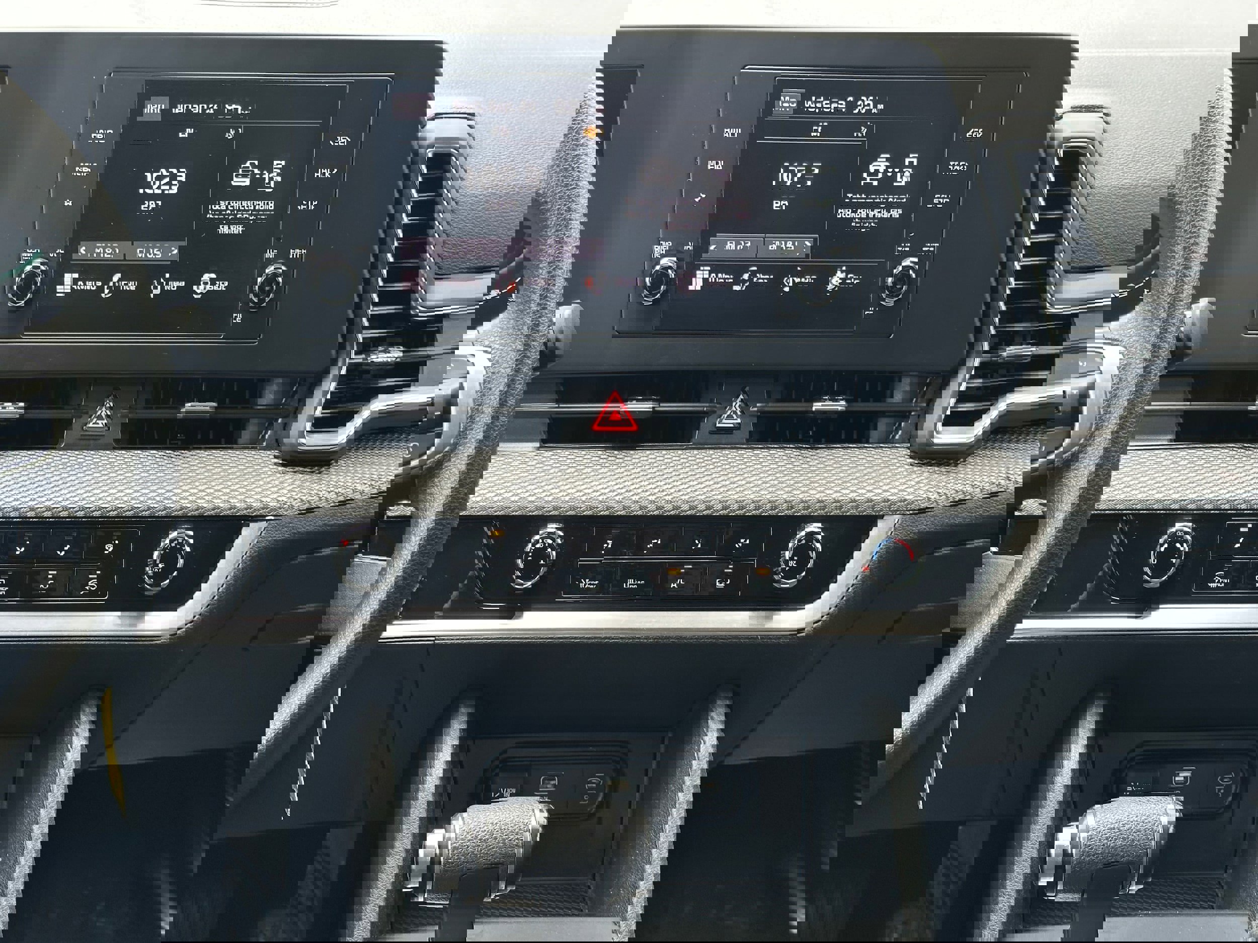 Used 2023 Kia Sportage LX image 15