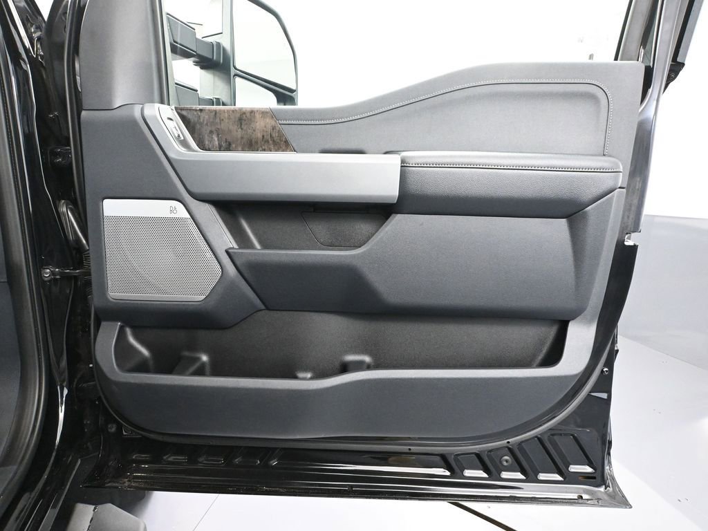 Used 2024 Ford F250 Lariat w/ Black Appearance Package image 45