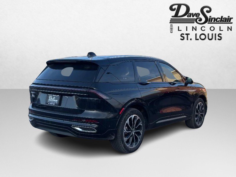 Certified 2024 Lincoln Nautilus Reserve w/ Equipment Group 202A AWD/4WD image 5