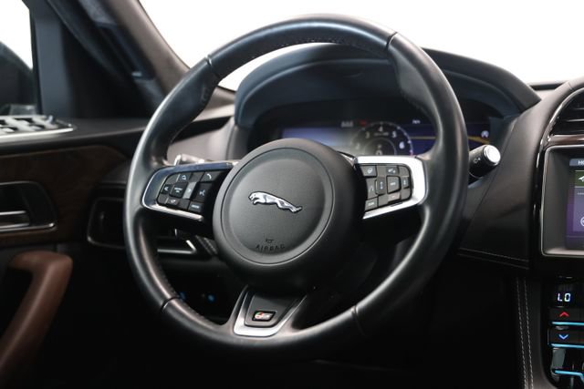 Used 2020 Jaguar F-PACE S AWD/4WD image 46