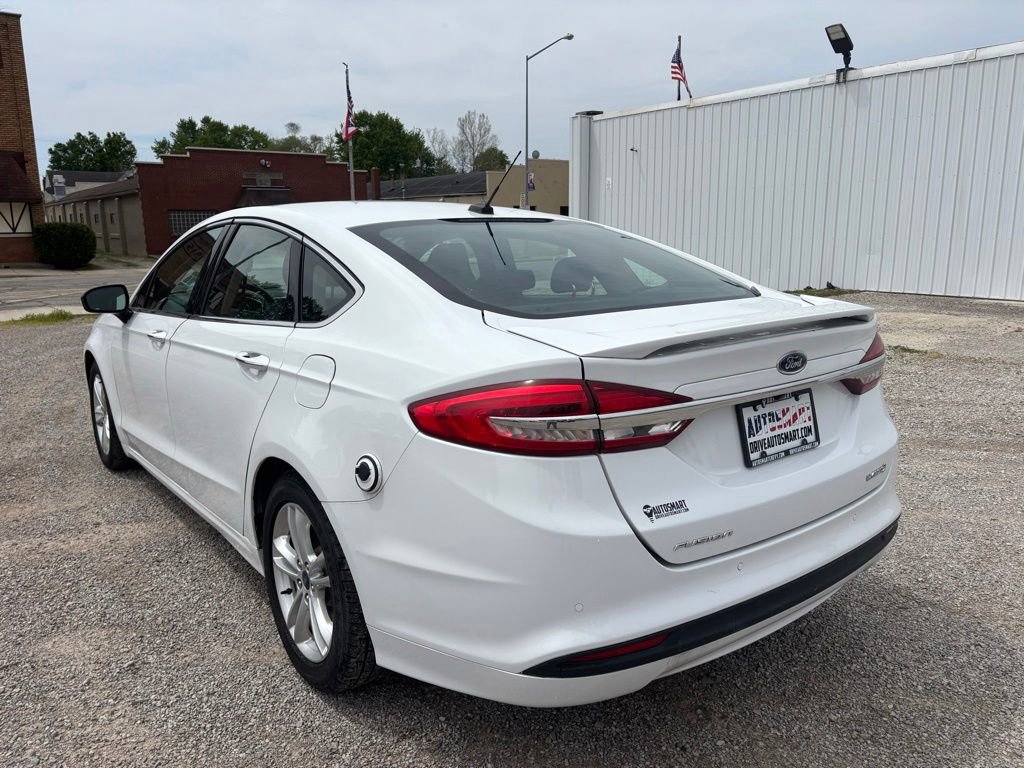 Used 2018 Ford Fusion SE w/ Equipment Group 602A FWD image 5
