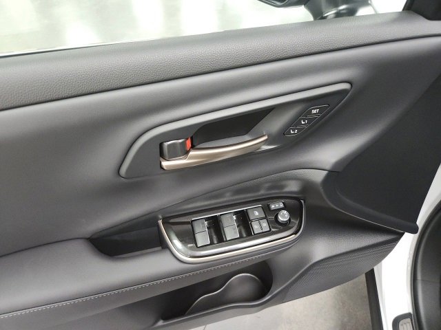 New 2026 Toyota Crown Platinum image 21