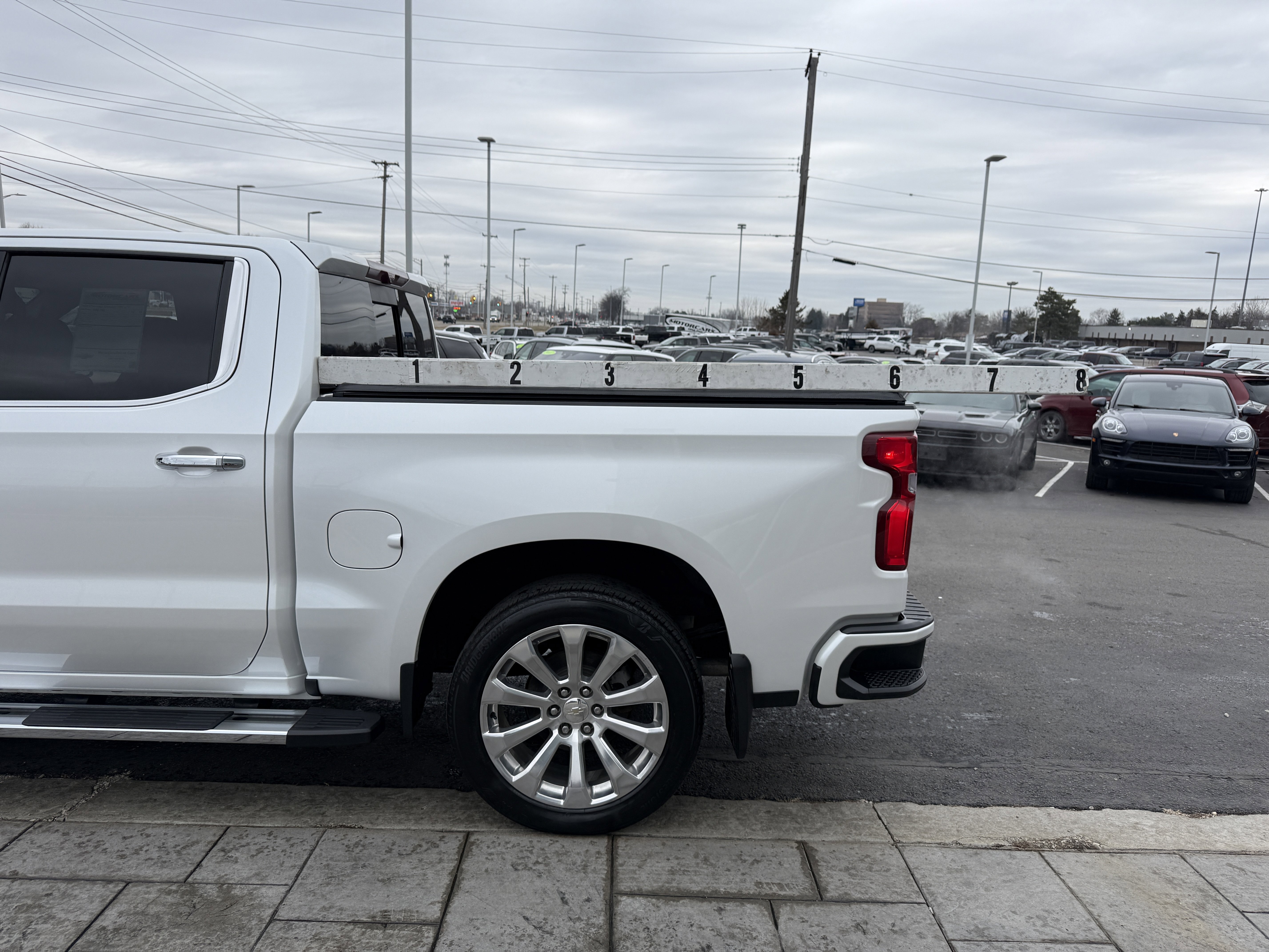 Used 2022 Chevrolet Silverado 1500 High Country w/ Technology Package image 33