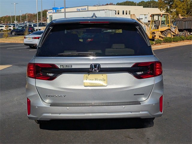 New 2026 Honda Odyssey Touring image 7