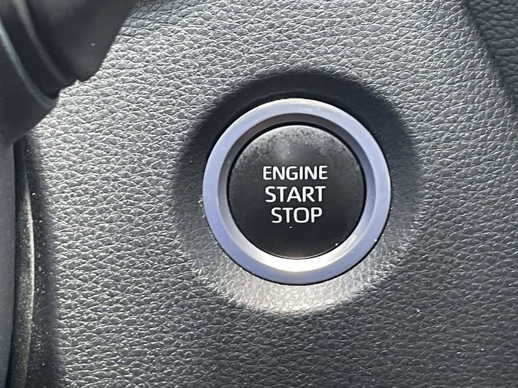 Used 2024 Toyota Corolla LE w/ LE Convenience Package FWD image 31