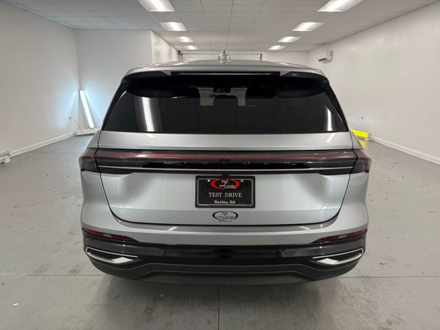 Used 2025 Lincoln Nautilus Premier w/ Equipment Group 102A image 7