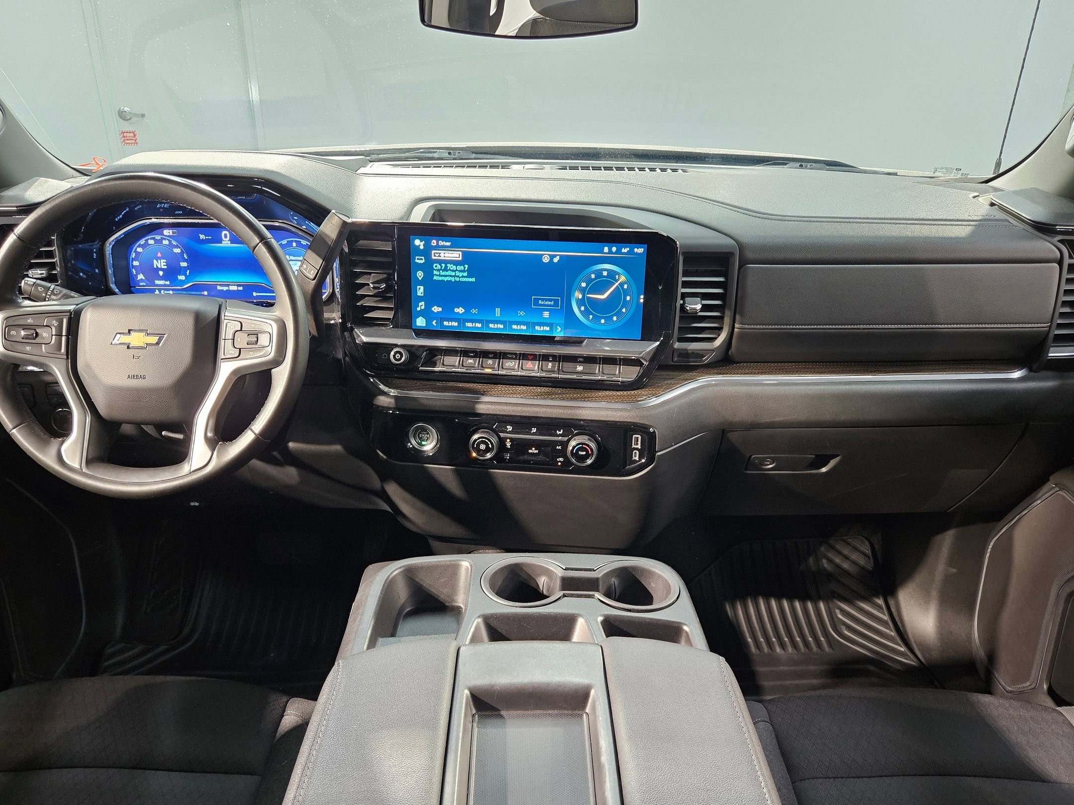 Used 2024 Chevrolet Silverado 1500 LT image 10