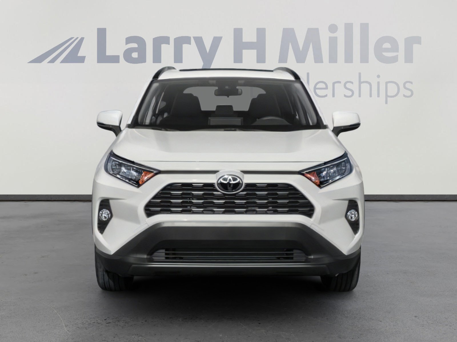 Used 2019 Toyota RAV4 XLE w/ Convenience Package AWD/4WD image 4