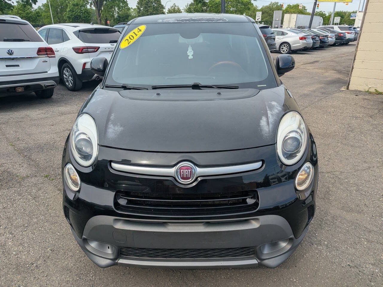 Used 2014 FIAT 500L Trekking w/ Popular Equipment Group FWD image 2