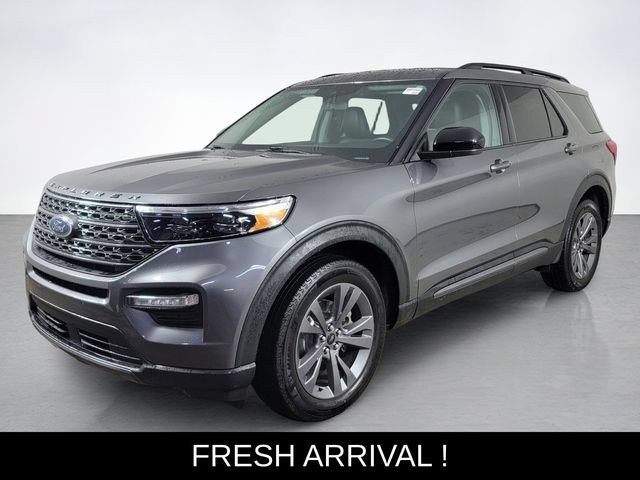Certified 2023 Ford Explorer XLT w/ Equipment Group 202A AWD/4WD image 7